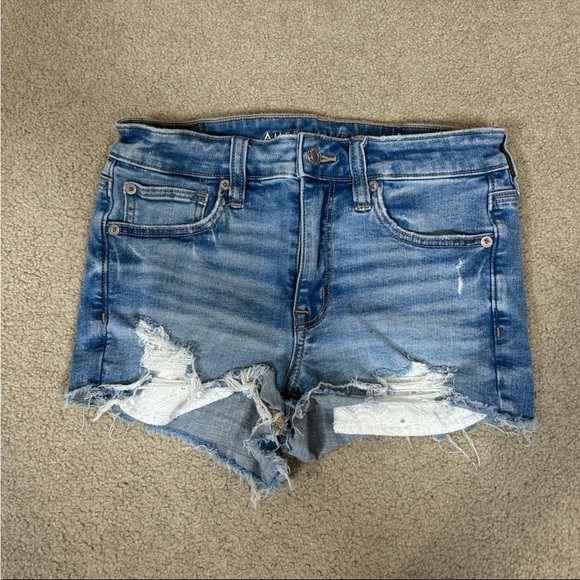 American eagle high rise blue jean shorts in size 2 - Picture 1 of 7